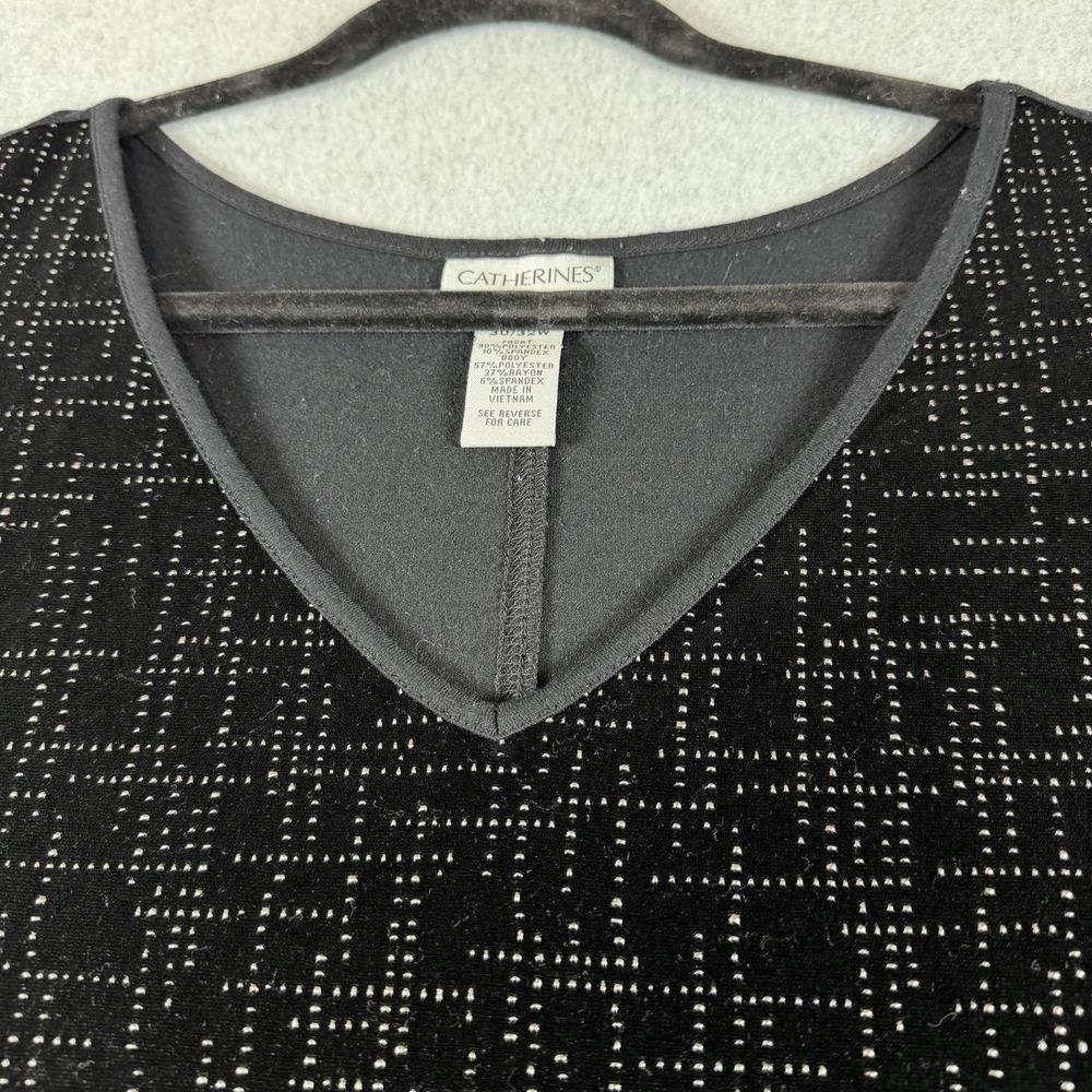Catherines 4XL Top V Neck Blouse Black Geometric Textured Knit Goth Whimsigoth